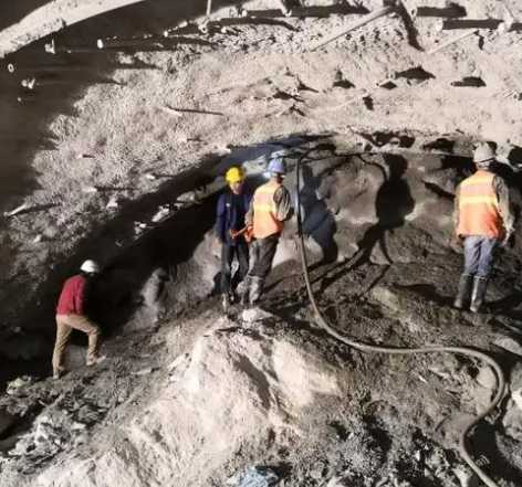 闽清拱顶带模注浆料的施工流程及注意事项